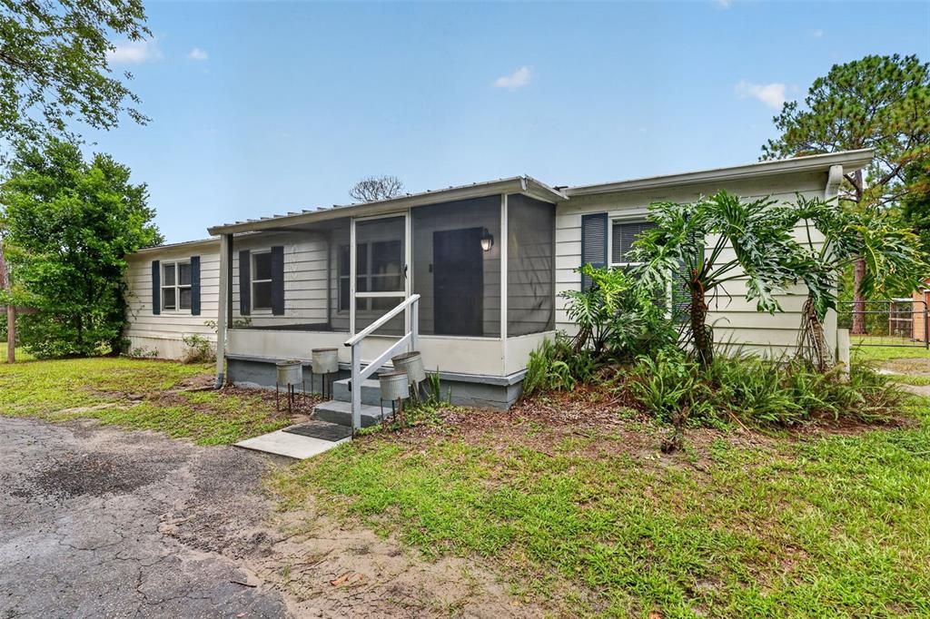 32439 Highland Lakes Road DeLand, FL 32720 - Photo 4 of 34