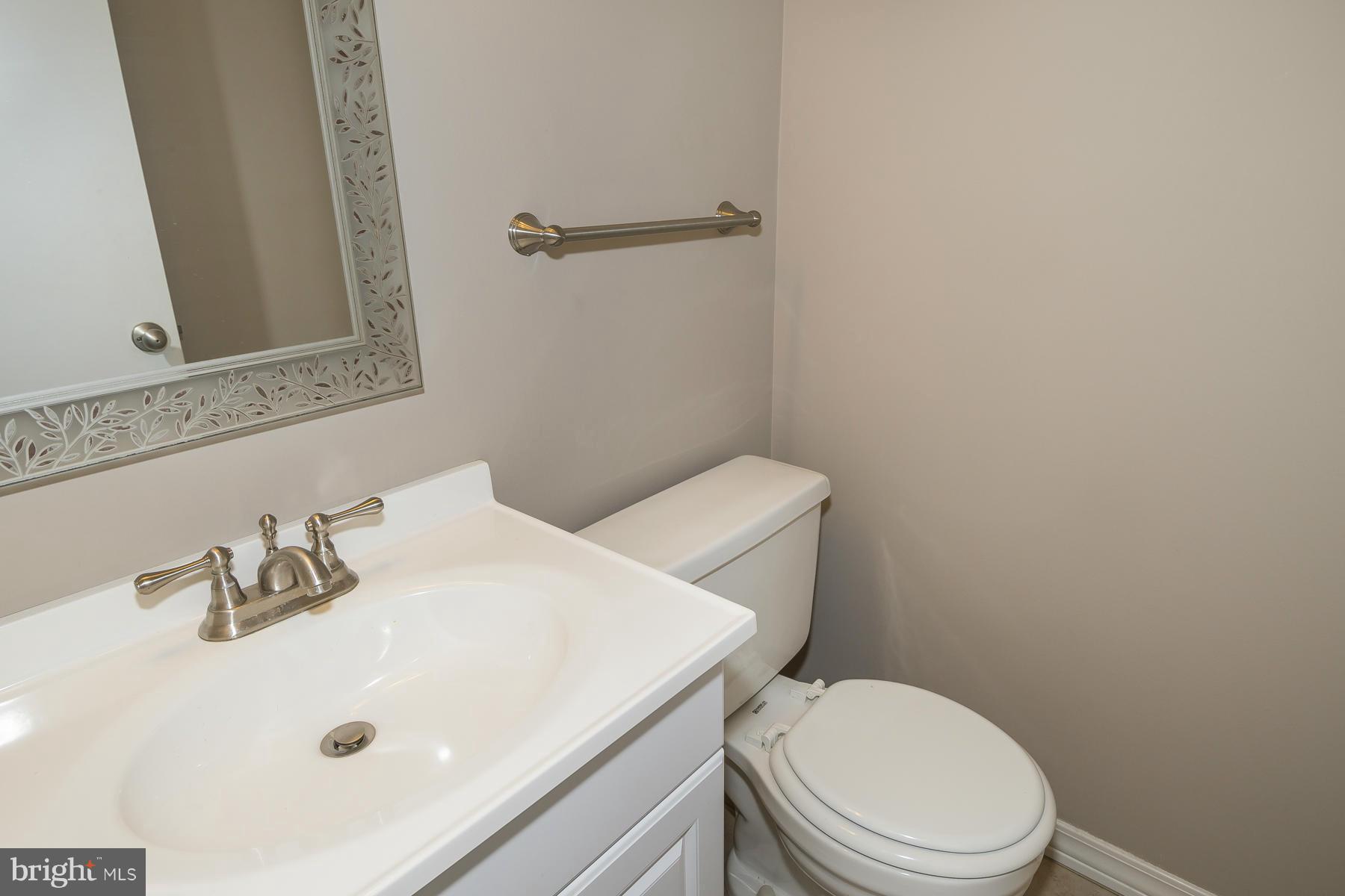 5611 Vantage Point Road Columbia, MD 21044 - Photo 7 of 28 Bath on Main Level