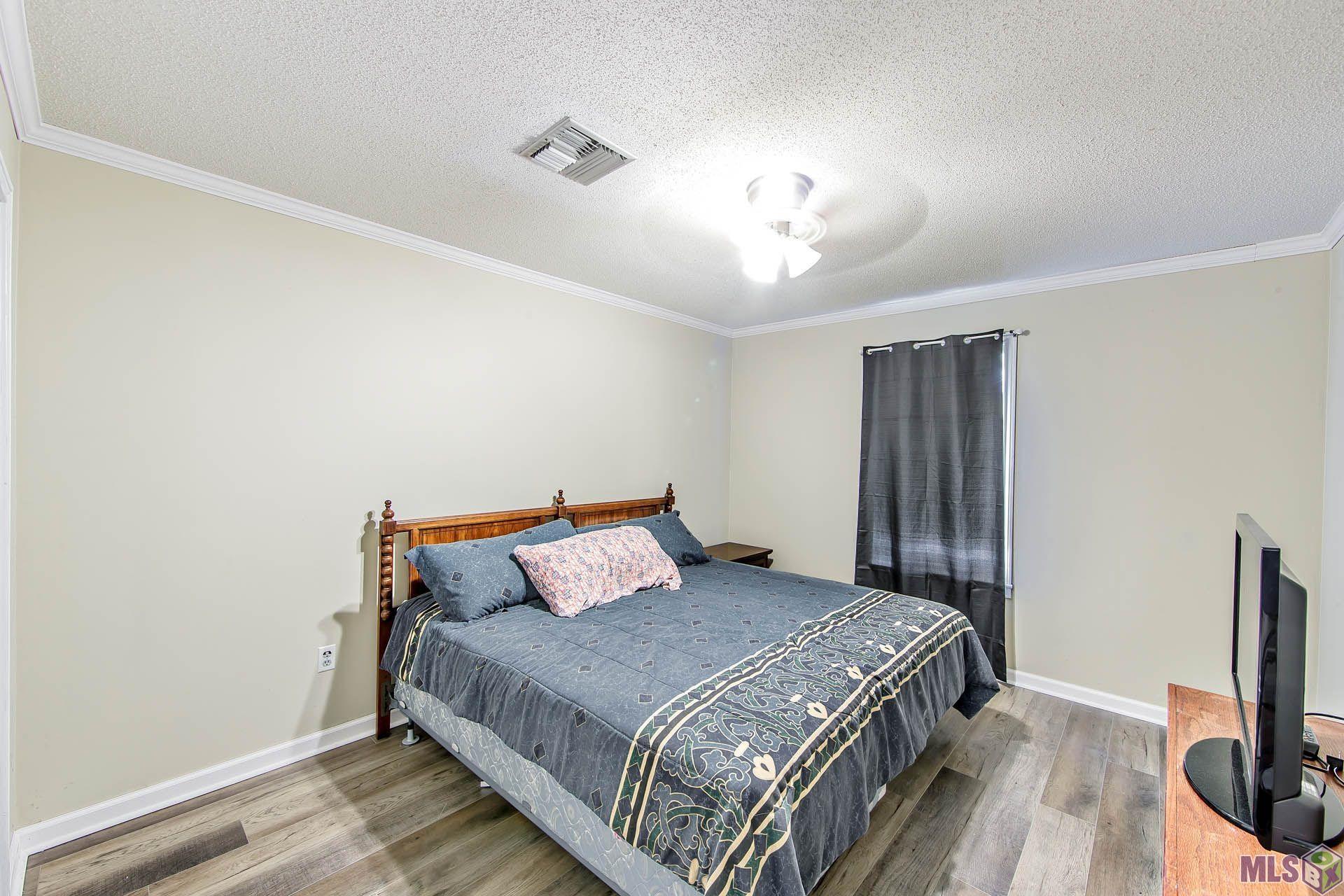 213 Hogan Street Berwick, LA 70342 - Photo 9 of 13 Bedroom