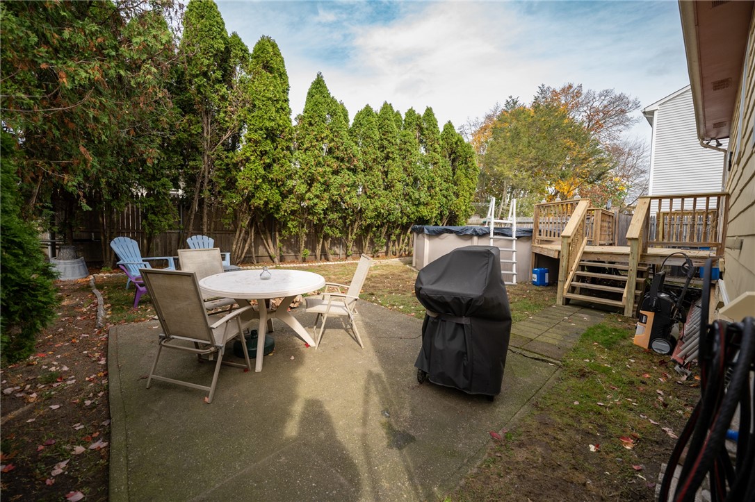 27 Barnsdale Road Cranston, RI 02910 - Photo 4 of 19
