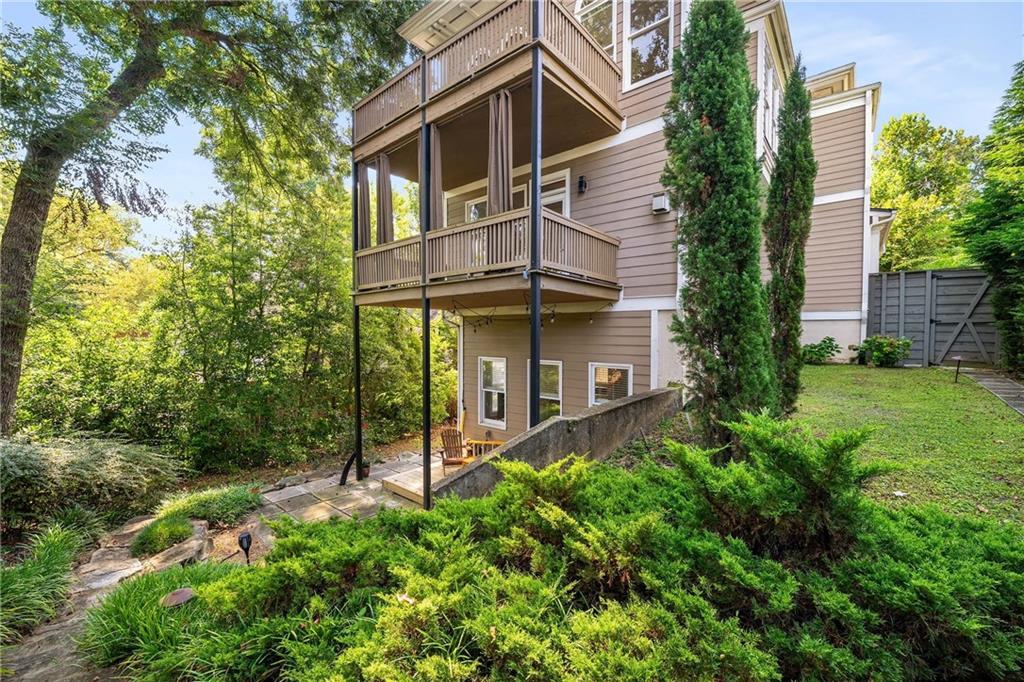 911 Monroe Circle Northeast Atlanta, GA 30308 - Photo 86 of 86 front view of a house with a yard