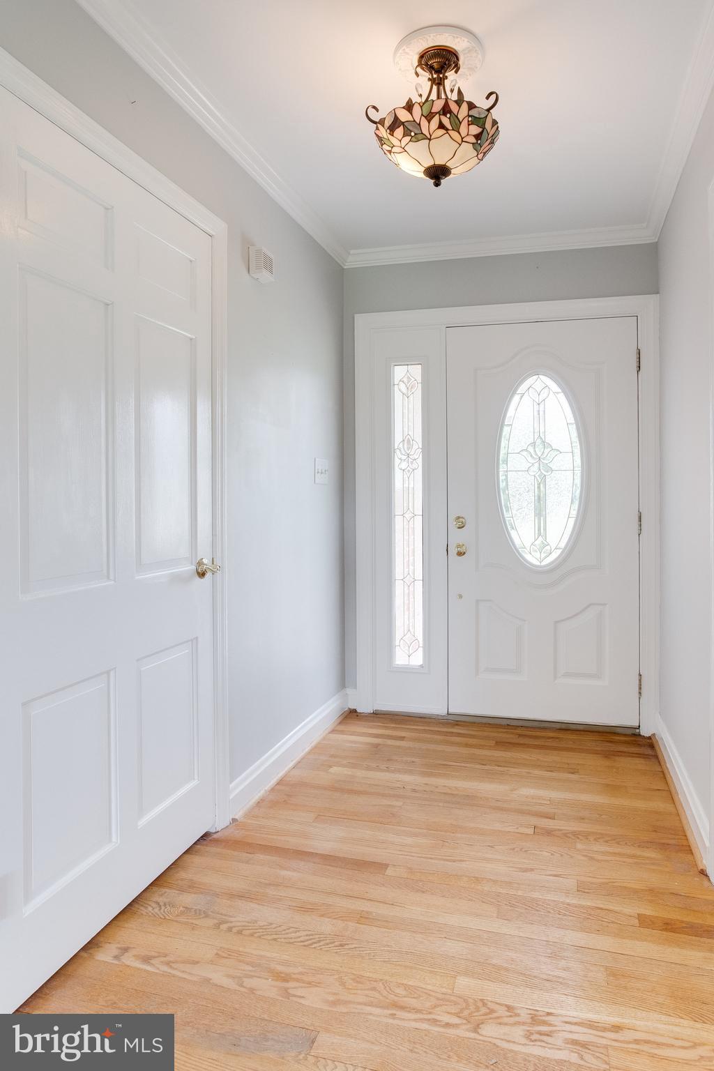 9105 Whitehall Road Ellicott City, MD 21042 - Photo 3 of 48 Gallery Image 3