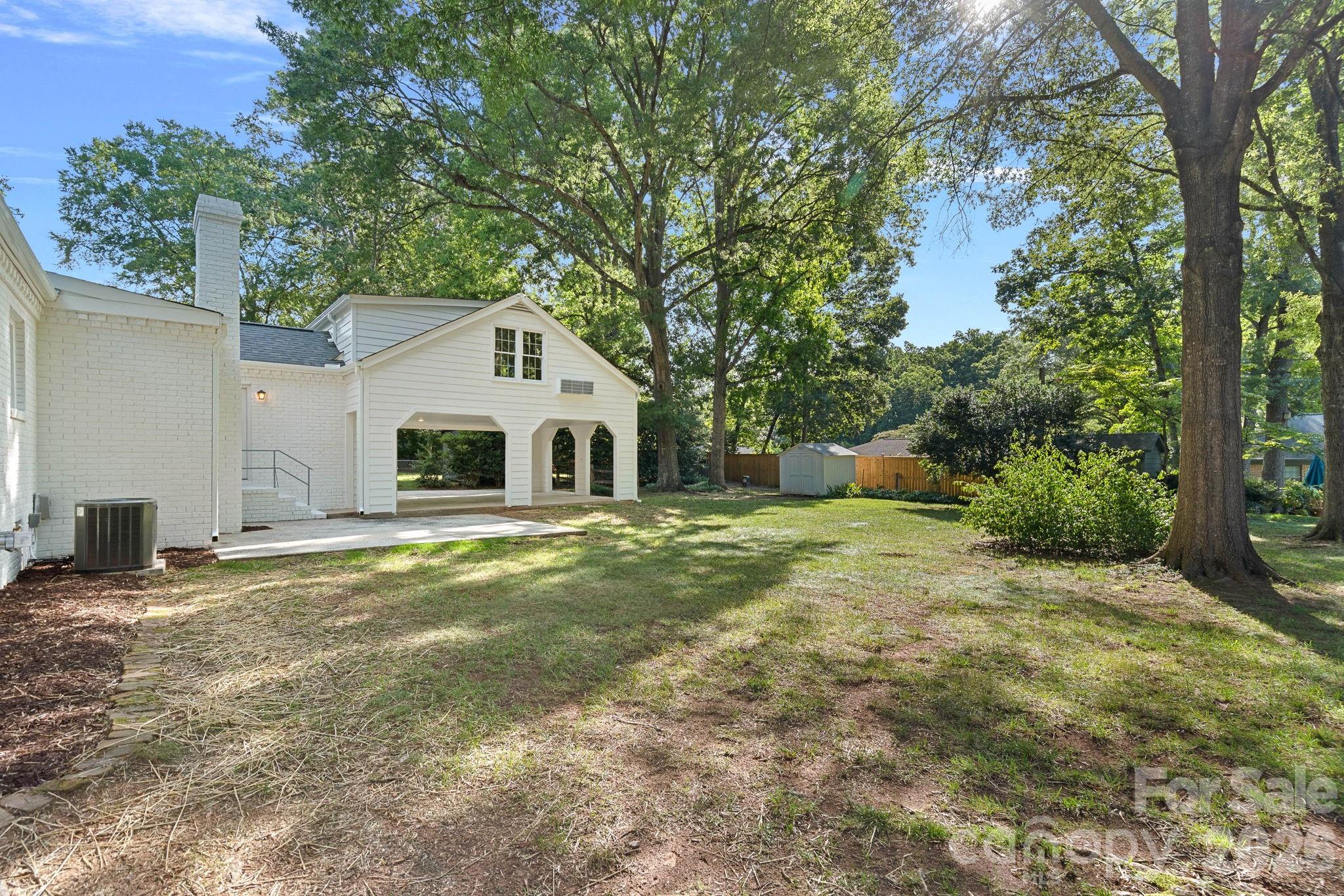 1100 Braeburn Road Charlotte, NC 28211 - Photo 39 of 43 Gallery Image 39