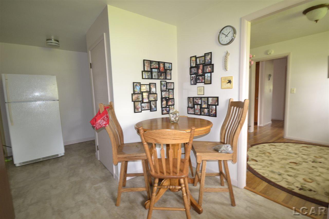 1503 West Valley Road Adrian, MI 49221 - Photo 5 of 19 31241424-4.JPG