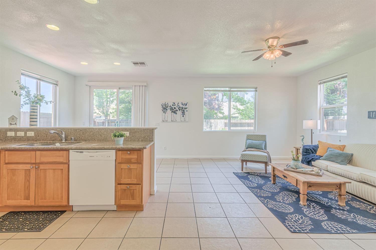 587 Beckman Way Merced, CA 95348 - Photo 3 of 21 Gallery Image 3