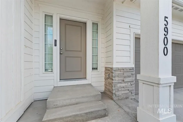 $585,000 | 5900 South Sturgeon Way, Boise, ID 83709