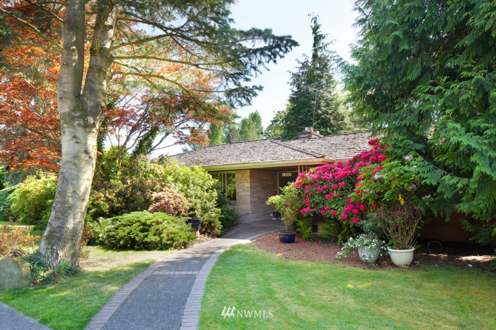5441 Northeast Windermere Road Seattle, WA 98105 - Photo 1 of 25 Gallery Image 1
