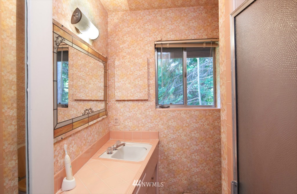 5441 Northeast Windermere Road Seattle, WA 98105 - Photo 11 of 25 Gallery Image 11