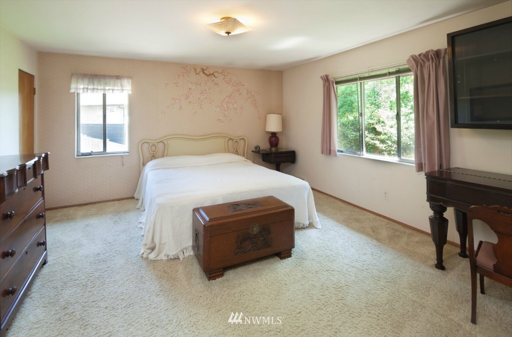 5441 Northeast Windermere Road Seattle, WA 98105 - Photo 9 of 25 Gallery Image 9