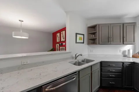 $325,000 | 1335 Spencer Road West, St. Paul, MN 55108