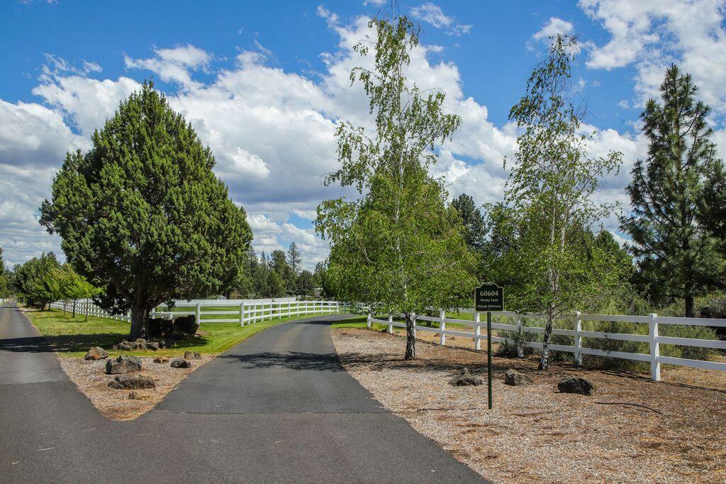 60604 Woodside Road Bend, OR 97702 - Photo 6 of 99 woodside 8