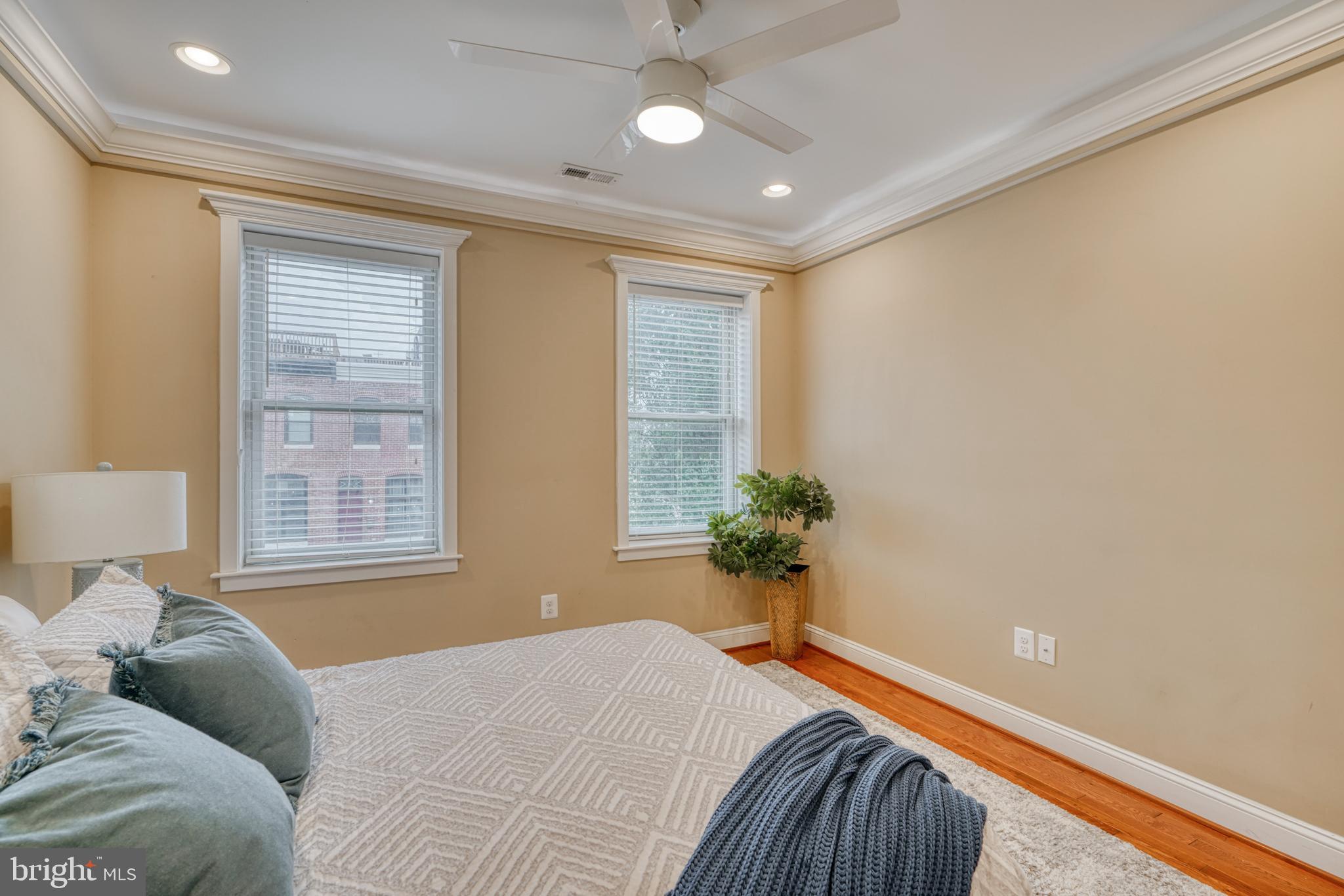 342 South Clinton Street Baltimore, MD 21224 - Photo 19 of 44