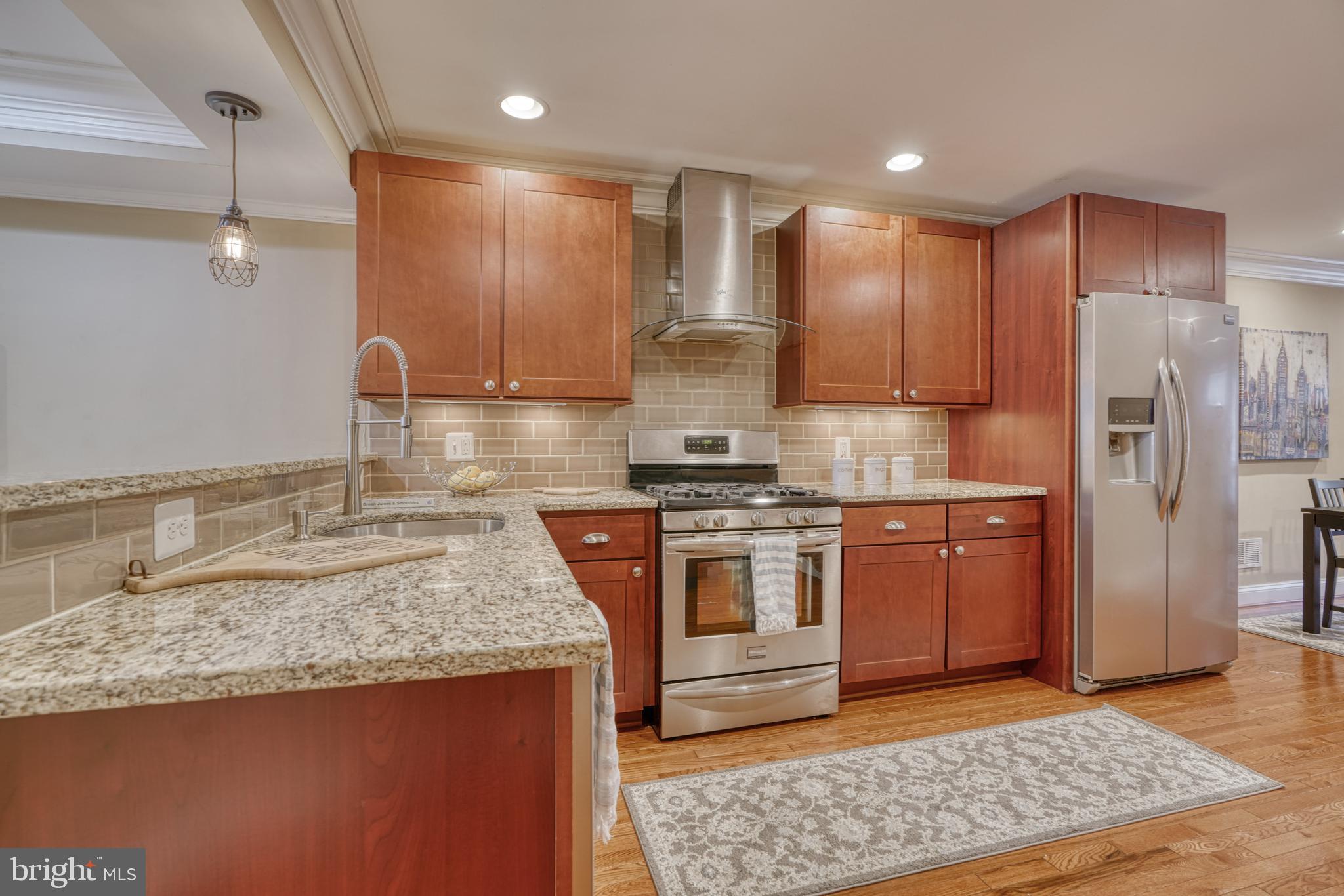 342 South Clinton Street Baltimore, MD 21224 - Photo 2 of 44