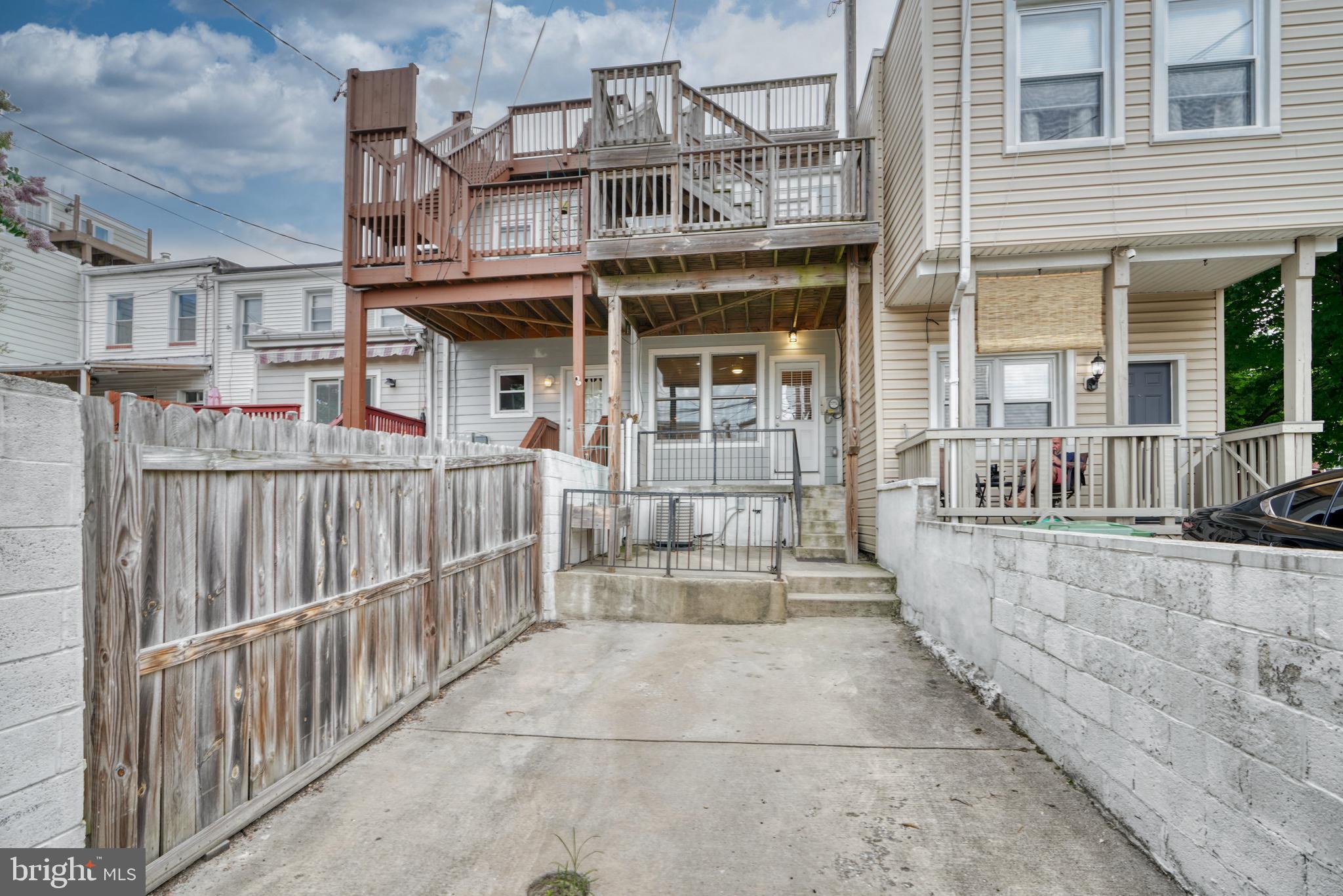 342 South Clinton Street Baltimore, MD 21224 - Photo 33 of 44