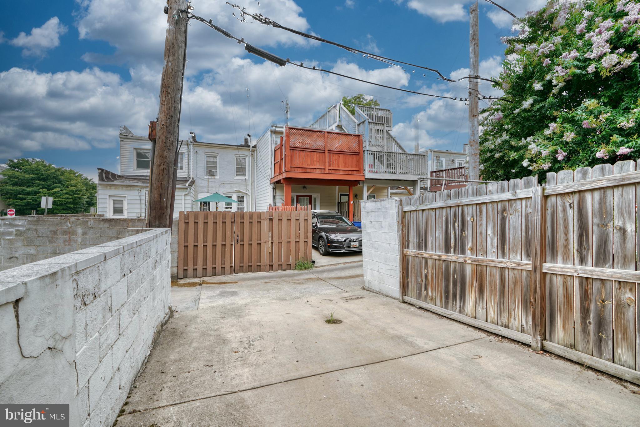 342 South Clinton Street Baltimore, MD 21224 - Photo 35 of 44