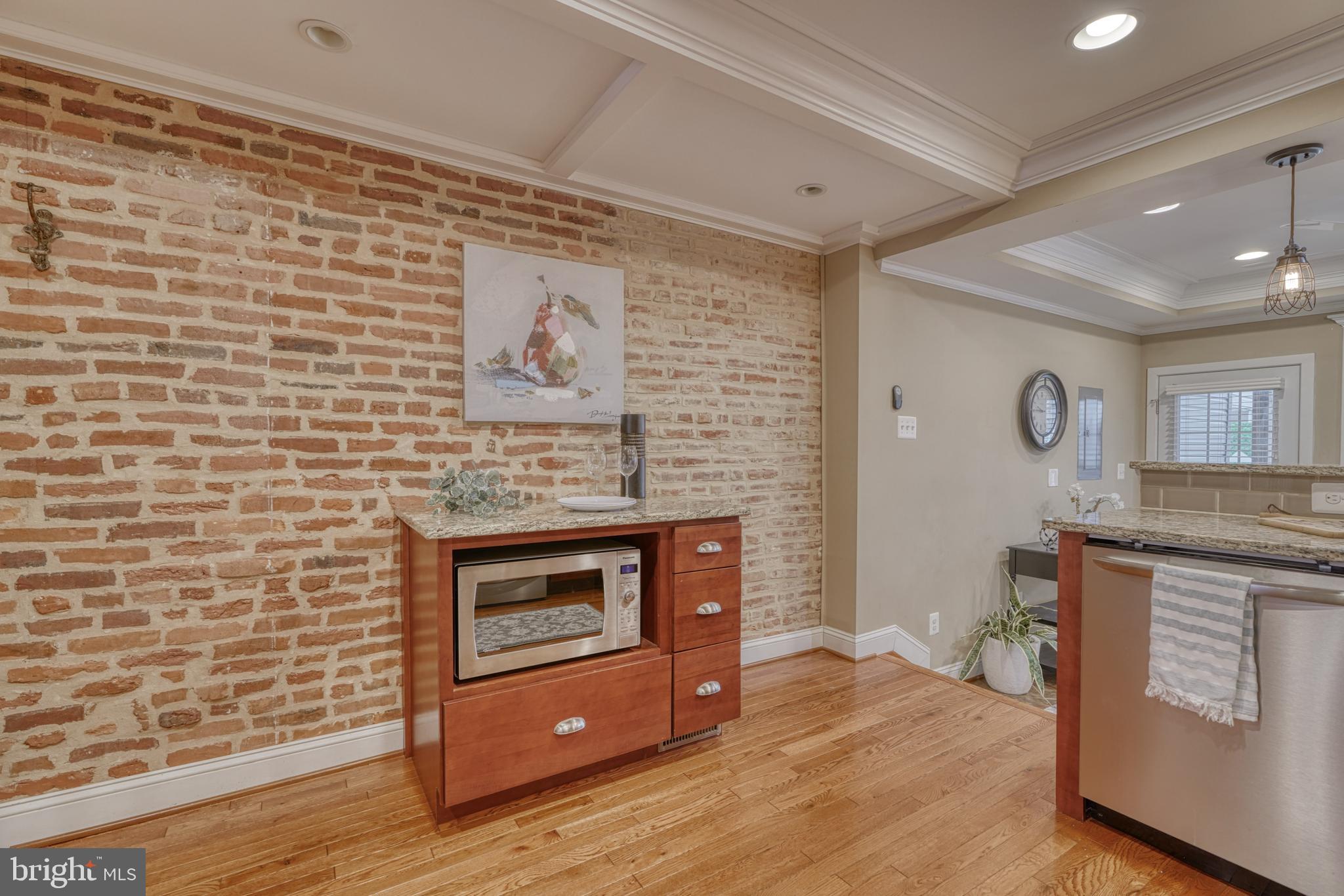 342 South Clinton Street Baltimore, MD 21224 - Photo 5 of 44