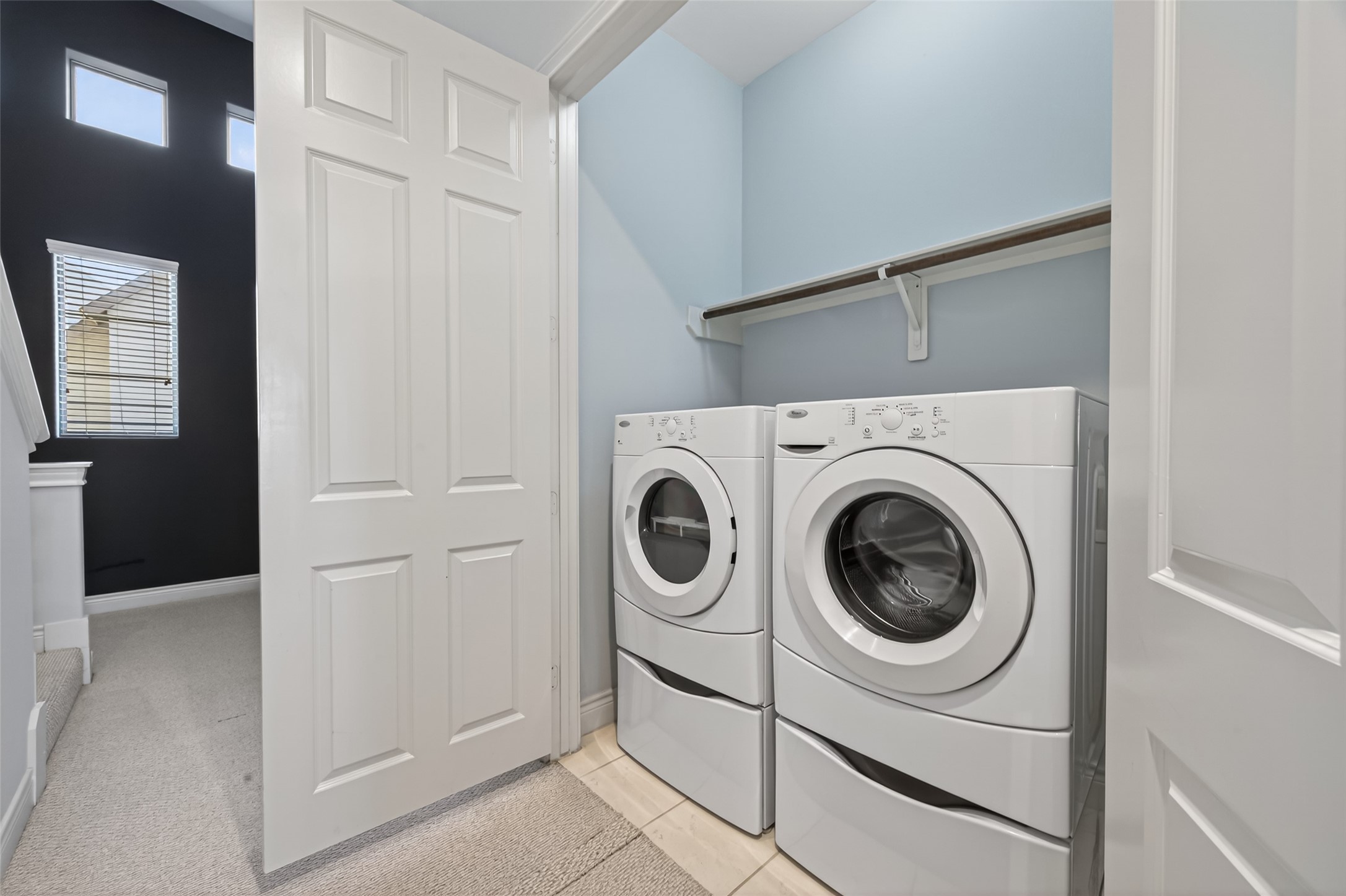 1105 Wagner Street Houston, TX 77007 - Photo 14 of 27 a utility room with dryer and washer