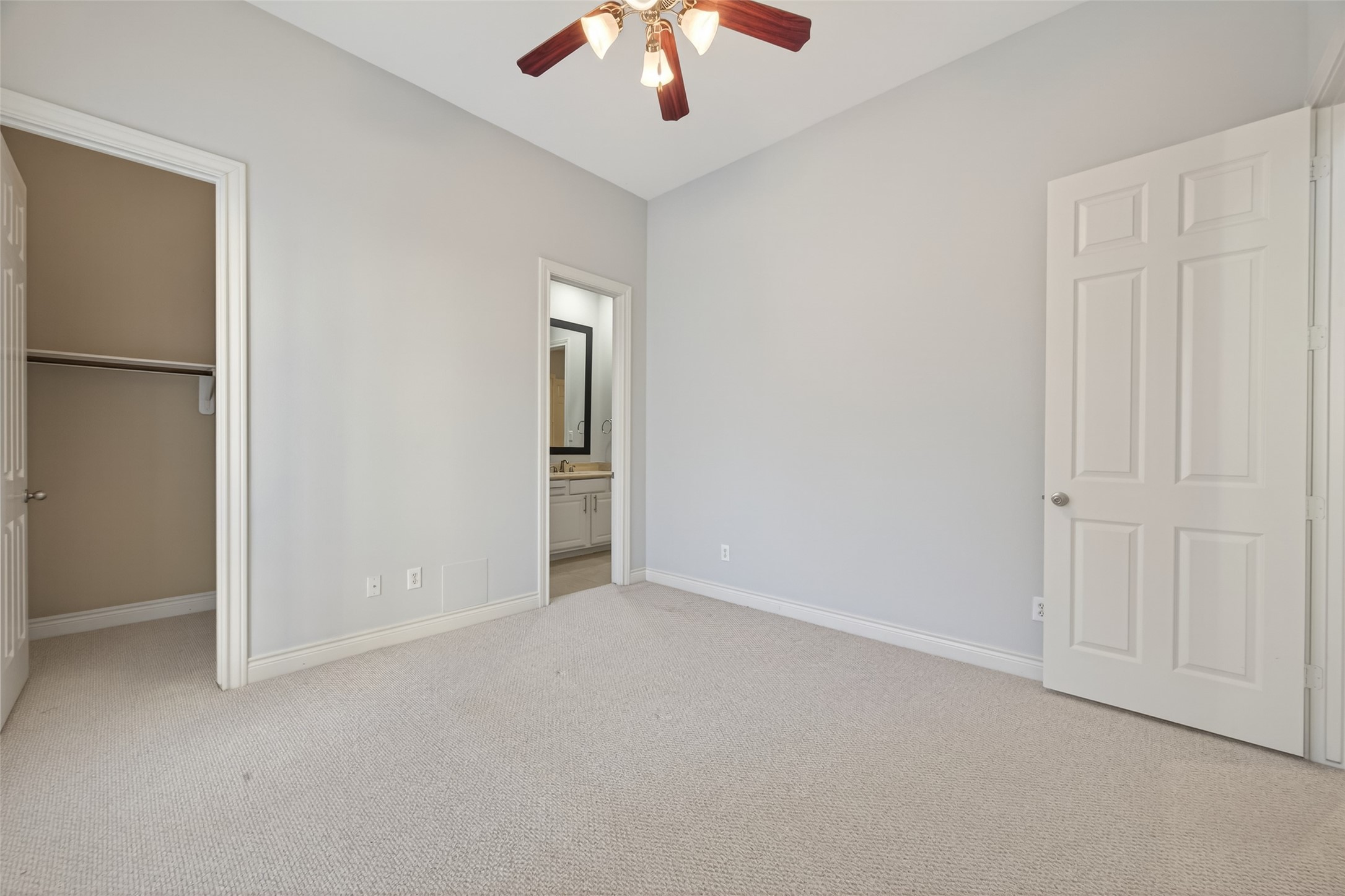 1105 Wagner Street Houston, TX 77007 - Photo 17 of 27 a view of an empty room with a ceiling fan