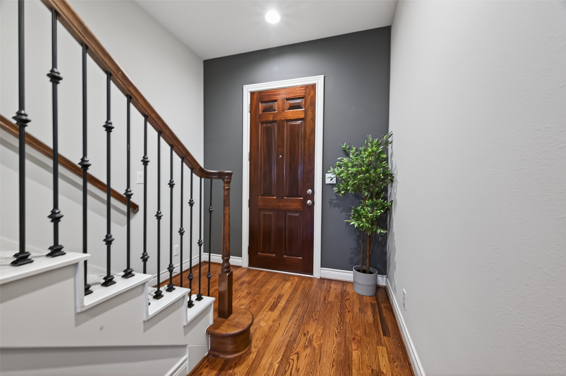 1105 Wagner Street Houston, TX 77007 - Photo 2 of 27 a view of balcony with wooden floor