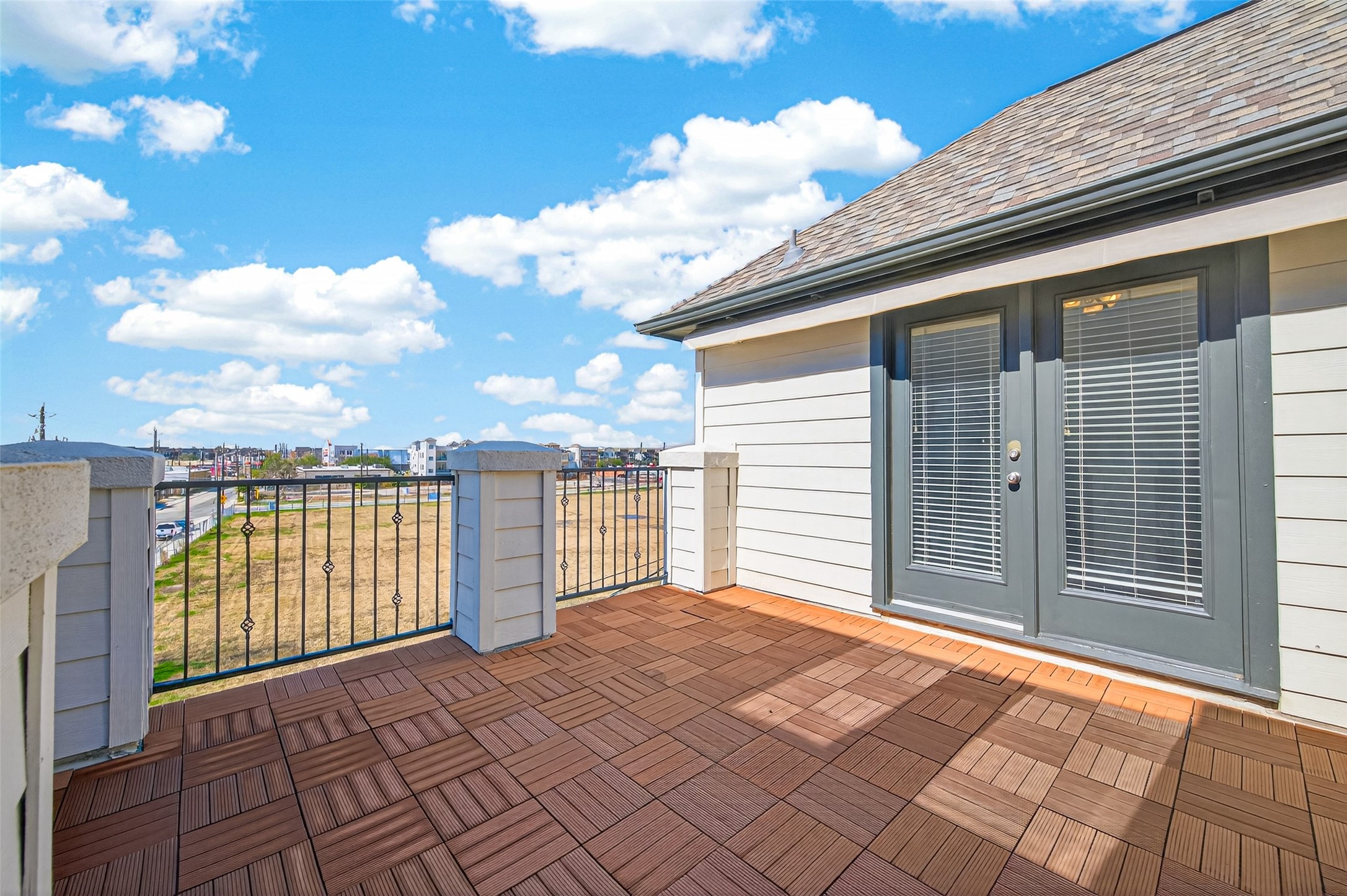 1105 Wagner Street Houston, TX 77007 - Photo 25 of 27 a view of a terrace