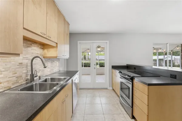 $395,000 | 3311 Northwest 27th Avenue, Gainesville, FL 32605