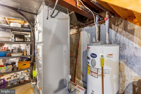 a view of yard with car parked