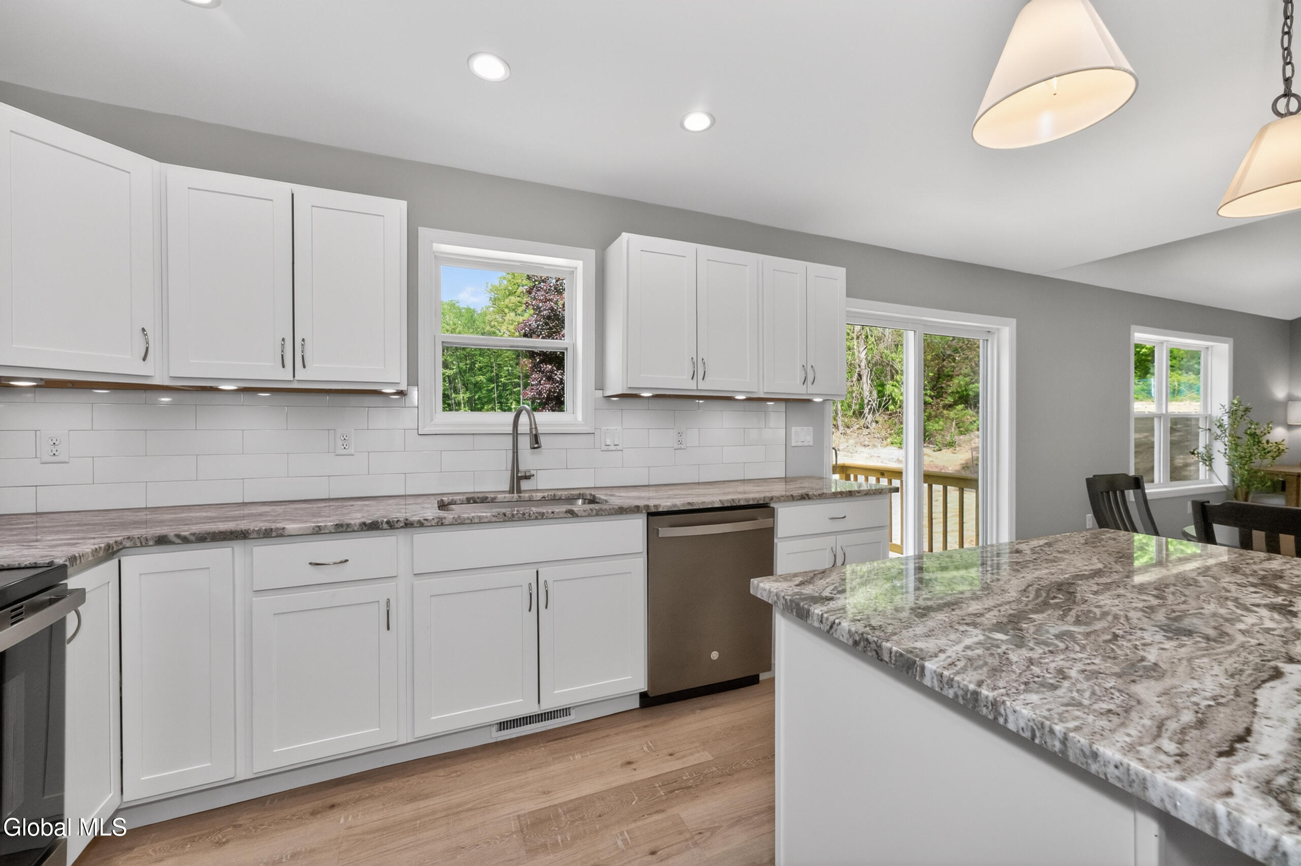 178 Montray Road Queensbury, NY 12804 - Photo 21 of 46 3 Kitchen 4