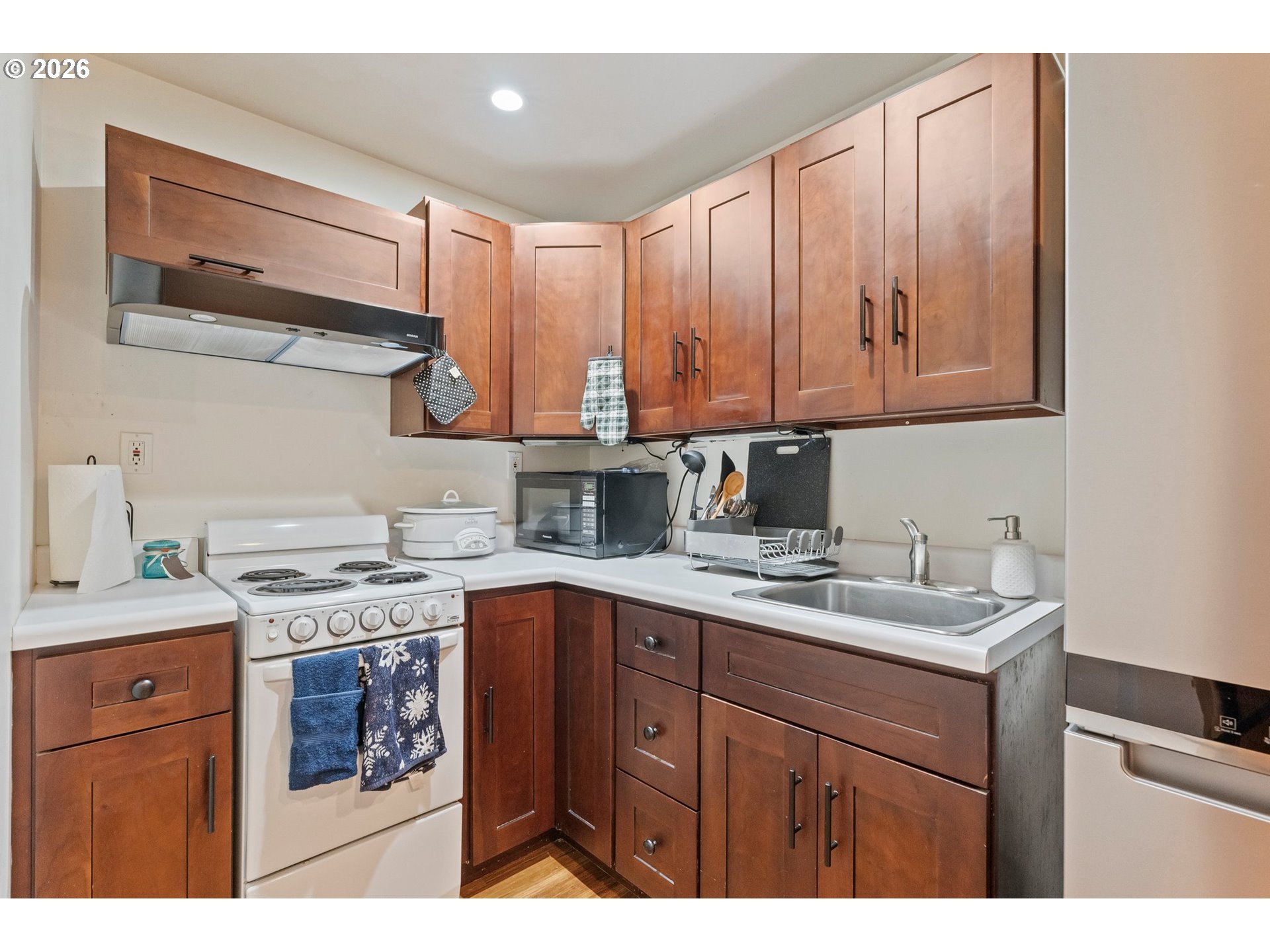 6415 Southwest Terwilliger Boulevard Portland, OR 97239 - Photo 27 of 48