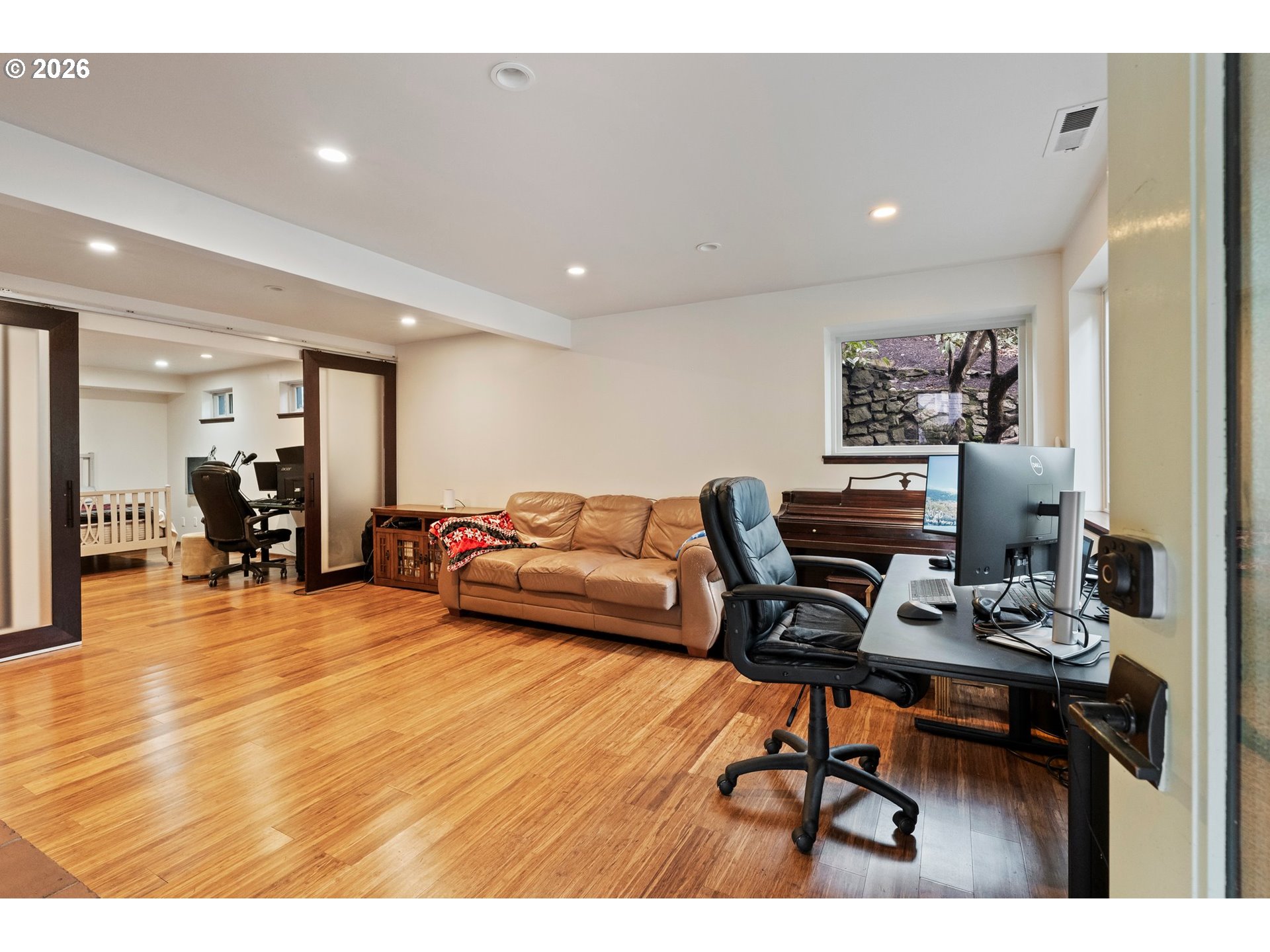 6415 Southwest Terwilliger Boulevard Portland, OR 97239 - Photo 30 of 48