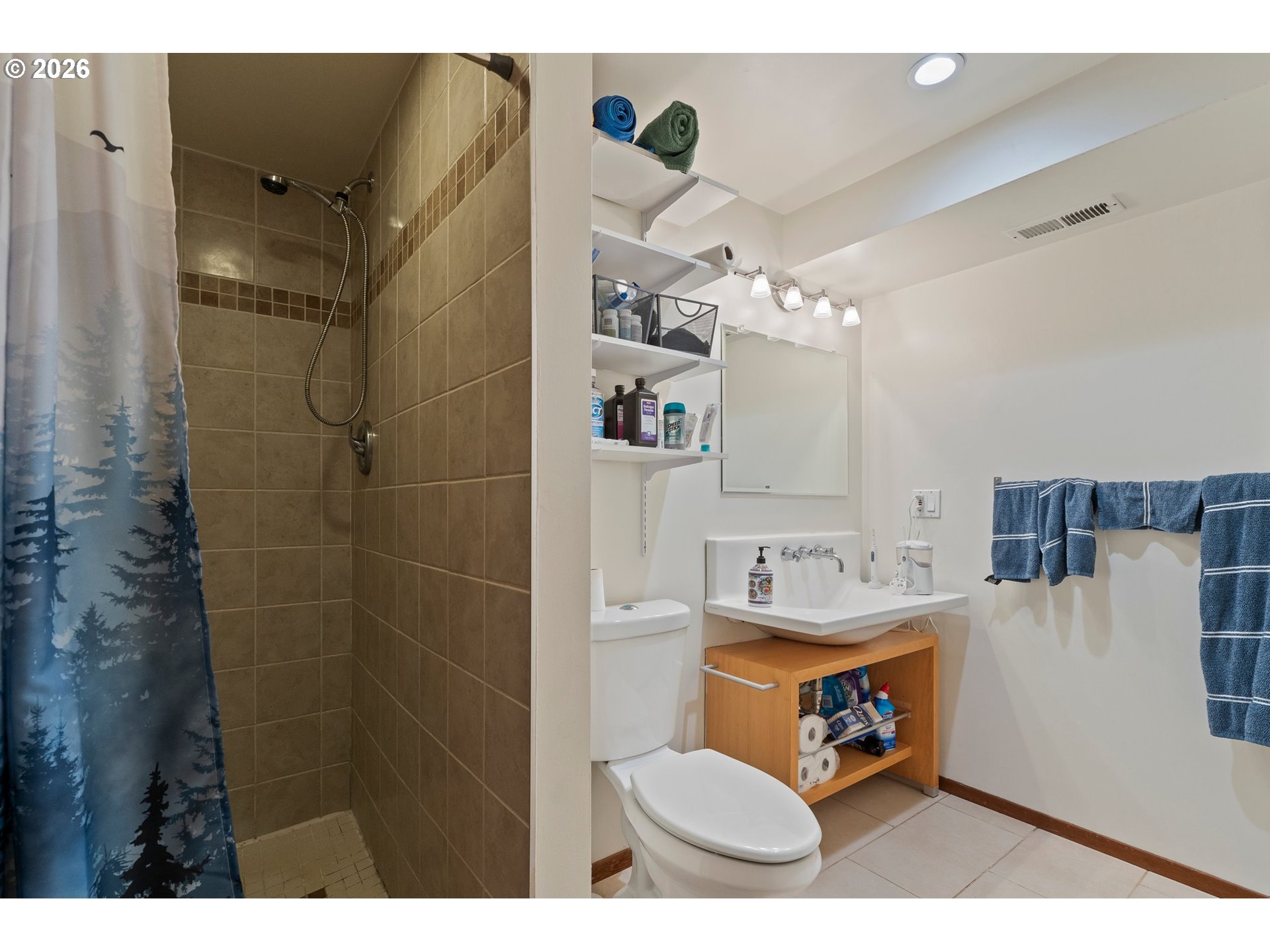 6415 Southwest Terwilliger Boulevard Portland, OR 97239 - Photo 34 of 48 Bathroom