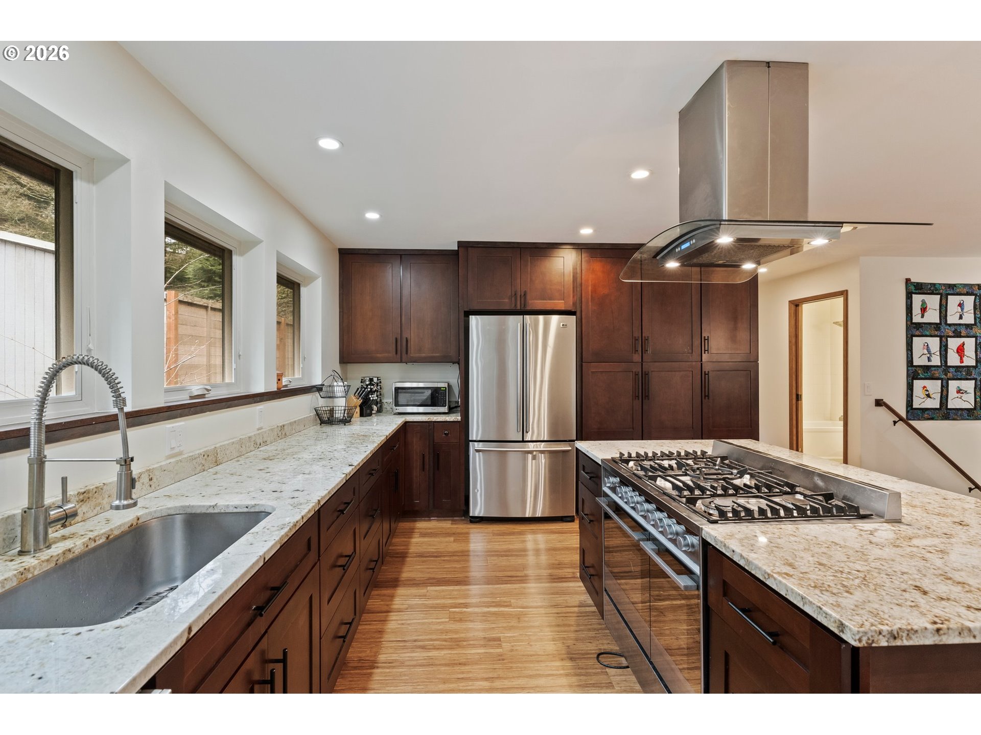 6415 Southwest Terwilliger Boulevard Portland, OR 97239 - Photo 9 of 48