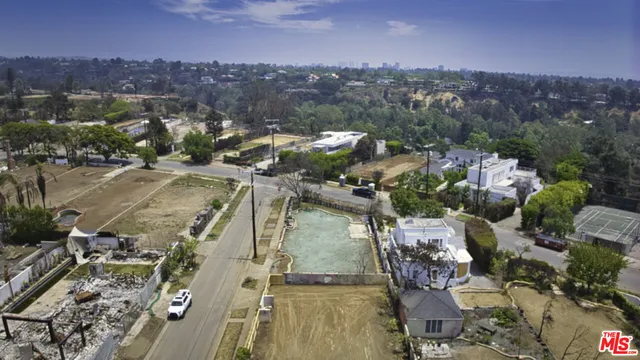 $2,350,000 | 875 Chautauqua Boulevard, Pacific Palisades, CA 90272