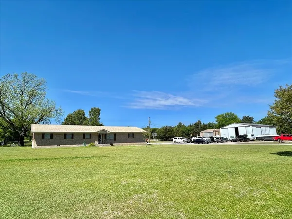 $400,000 | 1651 Farm To Market Road 371, Gainesville, TX 76240