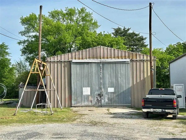 $400,000 | 1651 Farm To Market Road 371, Gainesville, TX 76240