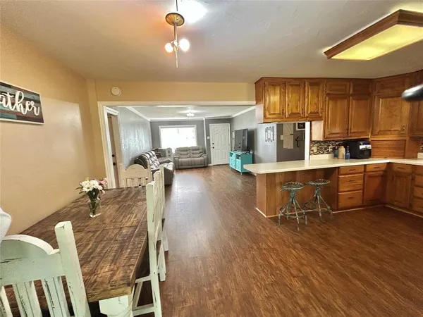 $400,000 | 1651 Farm To Market Road 371, Gainesville, TX 76240