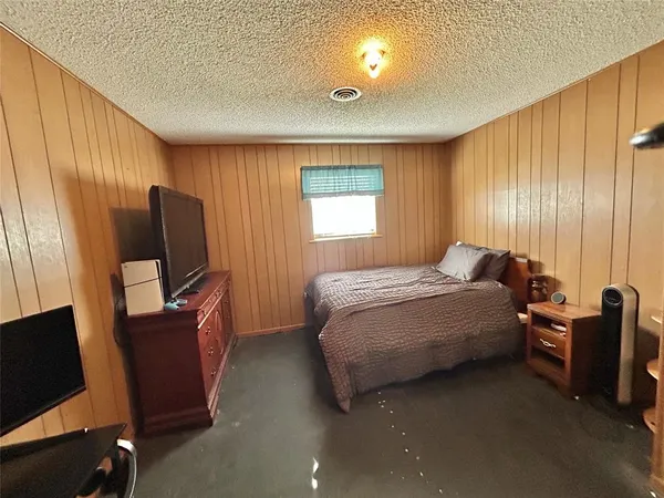 $400,000 | 1651 Farm To Market Road 371, Gainesville, TX 76240