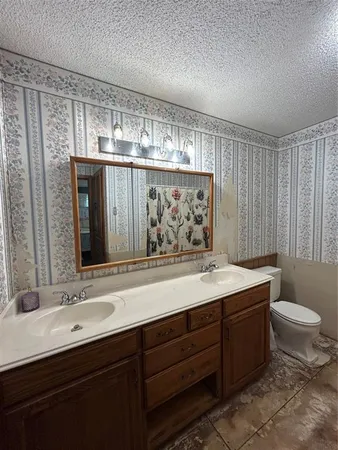$400,000 | 1651 Farm To Market Road 371, Gainesville, TX 76240