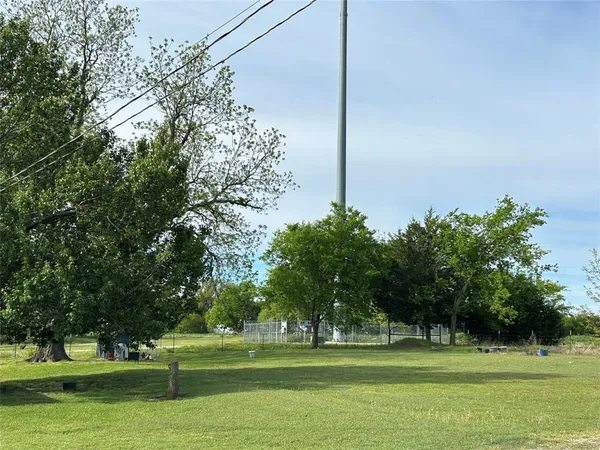 $400,000 | 1651 Farm To Market Road 371, Gainesville, TX 76240