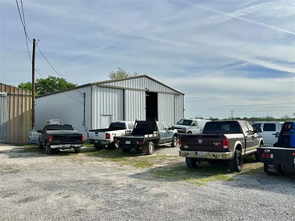 $400,000 | 1651 Farm To Market Road 371, Gainesville, TX 76240