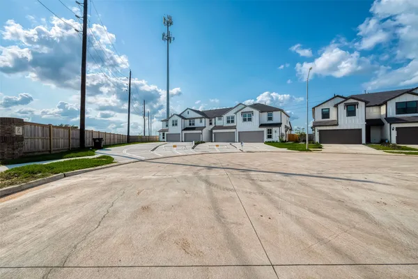 $2,500 | 27966 Western Crk Court, Katy, TX 77494