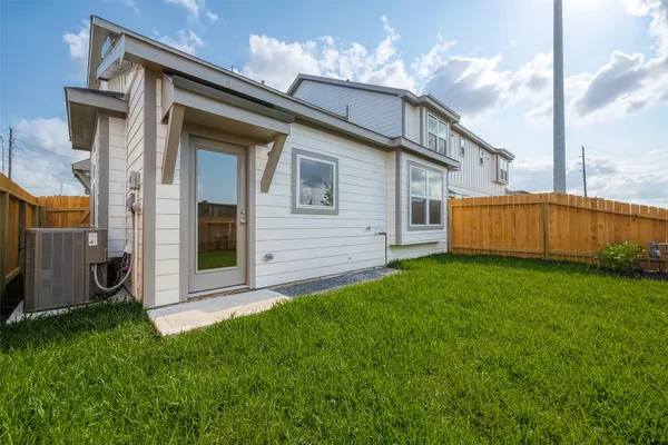 $2,500 | 27966 Western Crk Court, Katy, TX 77494