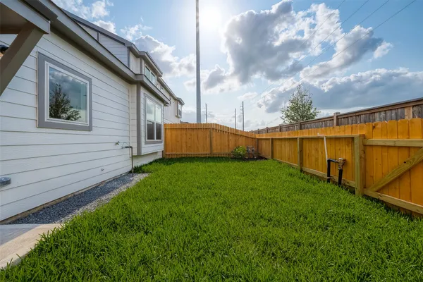 $2,500 | 27966 Western Crk Court, Katy, TX 77494