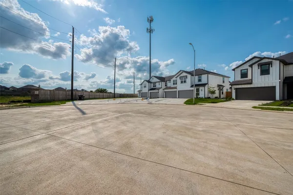 $2,500 | 27966 Western Crk Court, Katy, TX 77494