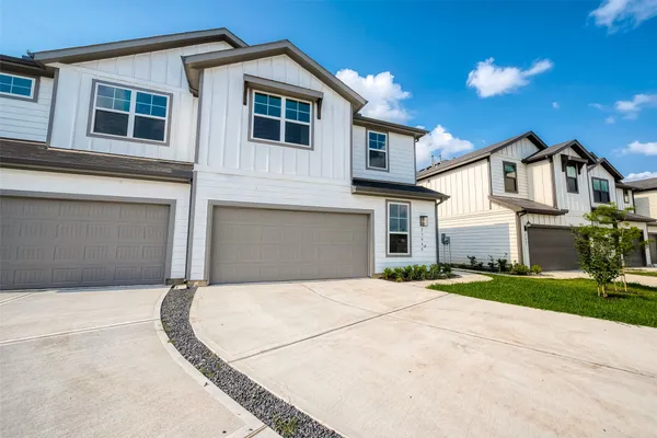 $2,500 | 27966 Western Crk Court, Katy, TX 77494