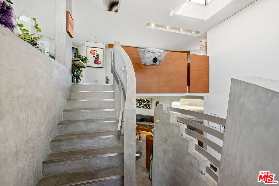 24 Eastwind Street, Unit 2 Marina del Rey, CA 90292 - Photo 13 of 46