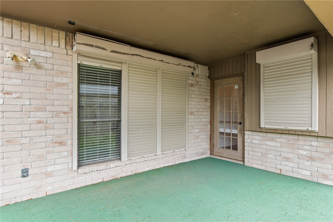 5309 Timbergate Drive Corpus Christi, TX 78413 - Photo 29 of 29 a view of an empty room with a fireplace