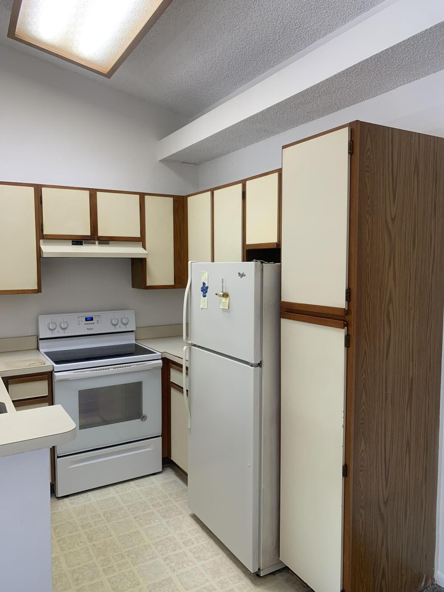 651 Lyons Road, Unit 10207 Coconut Creek, FL 33063 - Photo 11 of 38 Kitchen 2