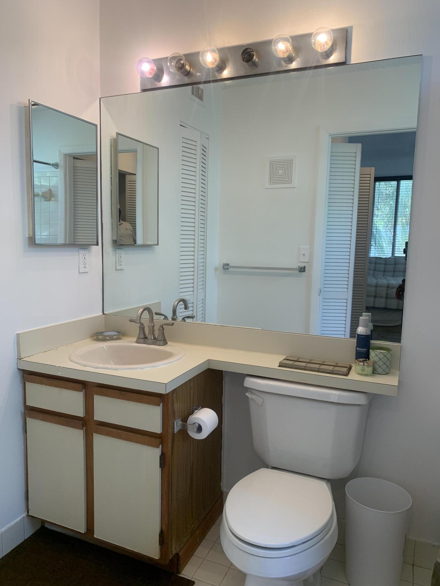 651 Lyons Road, Unit 10207 Coconut Creek, FL 33063 - Photo 22 of 38 Bathroom