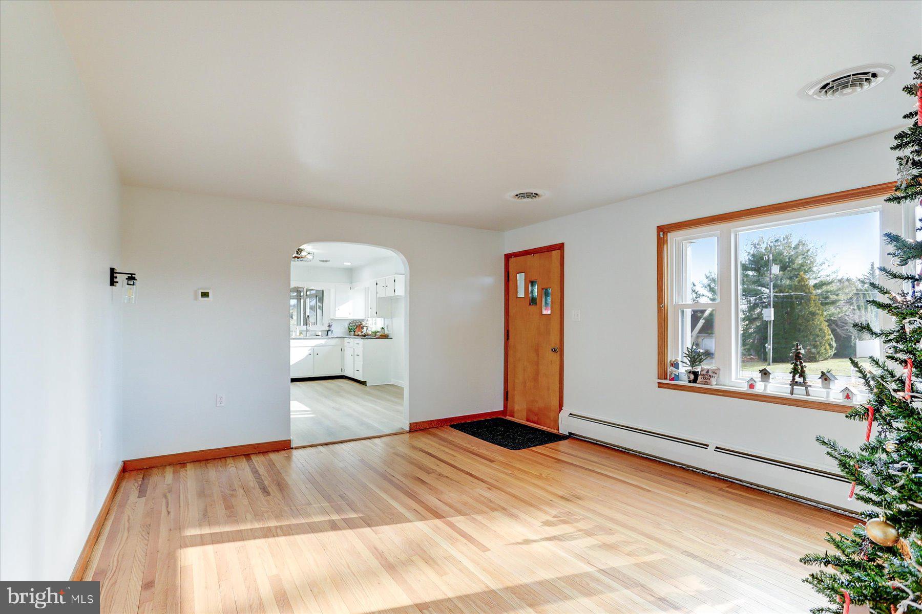 649 West Brubaker Valley Road Lititz, PA 17543 - Photo 5 of 55