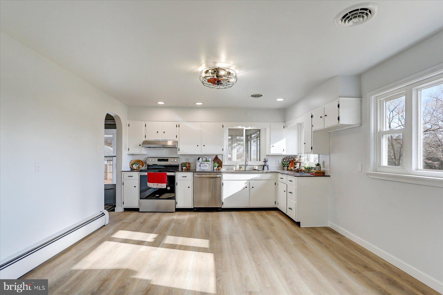 649 West Brubaker Valley Road Lititz, PA 17543 - Photo 9 of 55